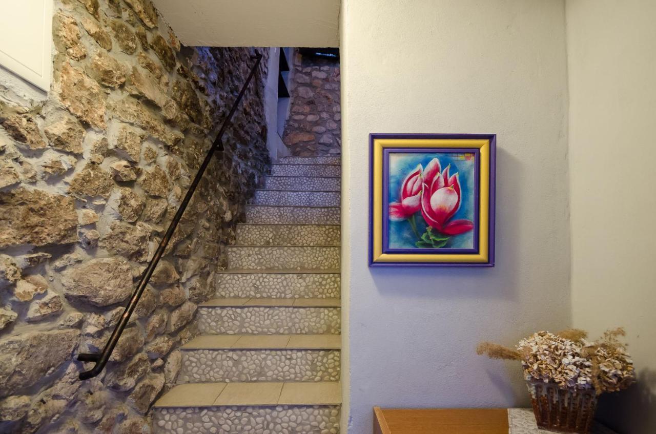 Apartament Under Ancient Roofs Vrbnik Zewnętrze zdjęcie